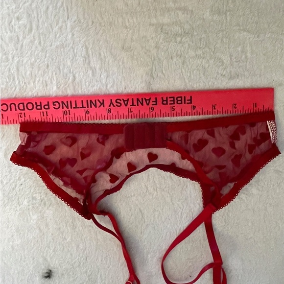 Sheer Red Heart garter - Picture 4 of 5